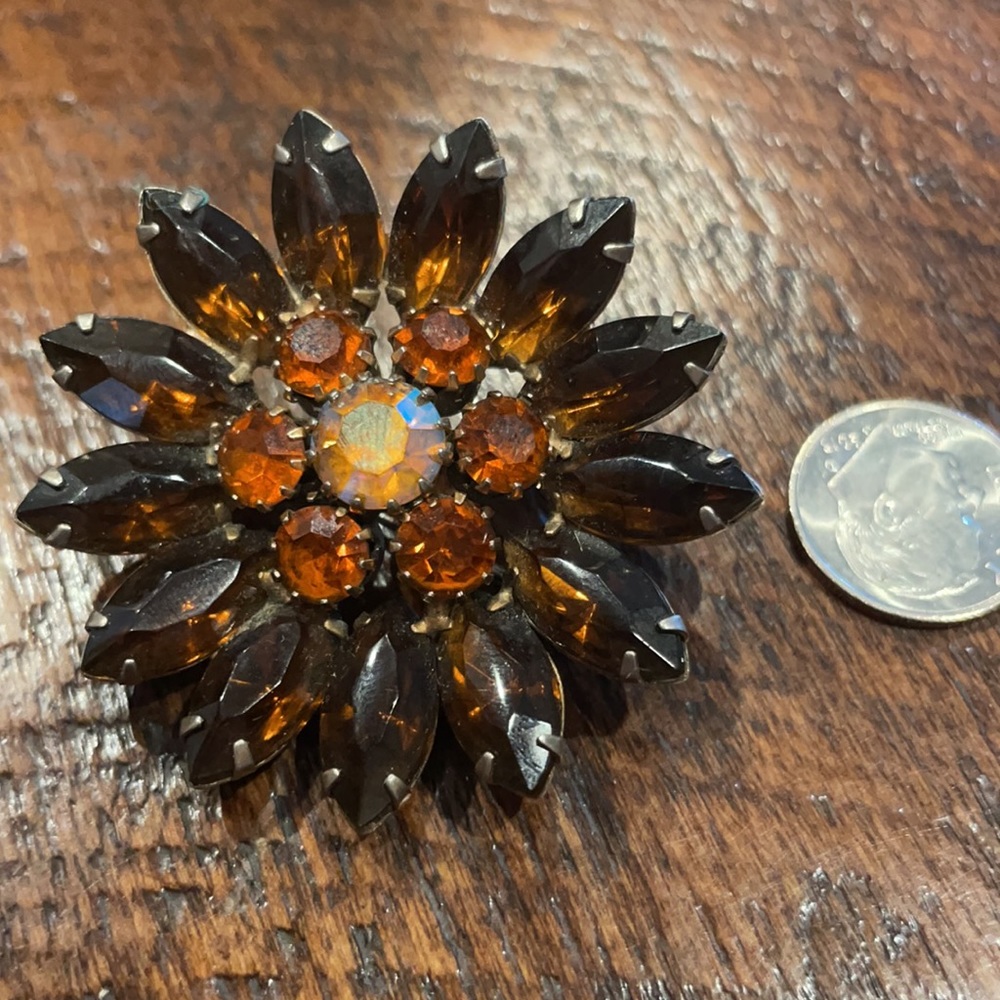 Vintage BROOCH brown & orange starburst, retro 70s pin